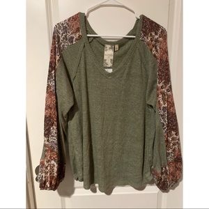 NWT Blu Pepper Top - M